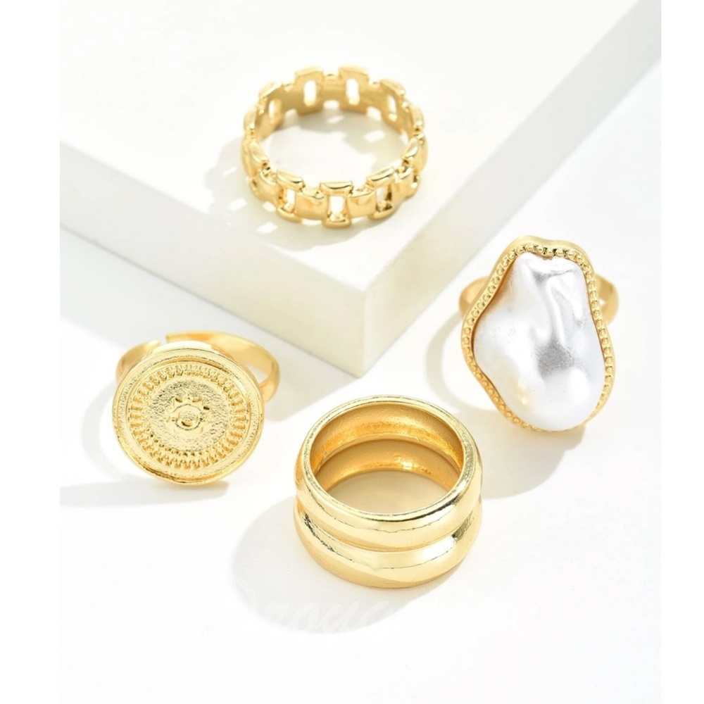Set of 4 Fashion Rings Gold Tone Faux Pearl - Picture 3 of 6